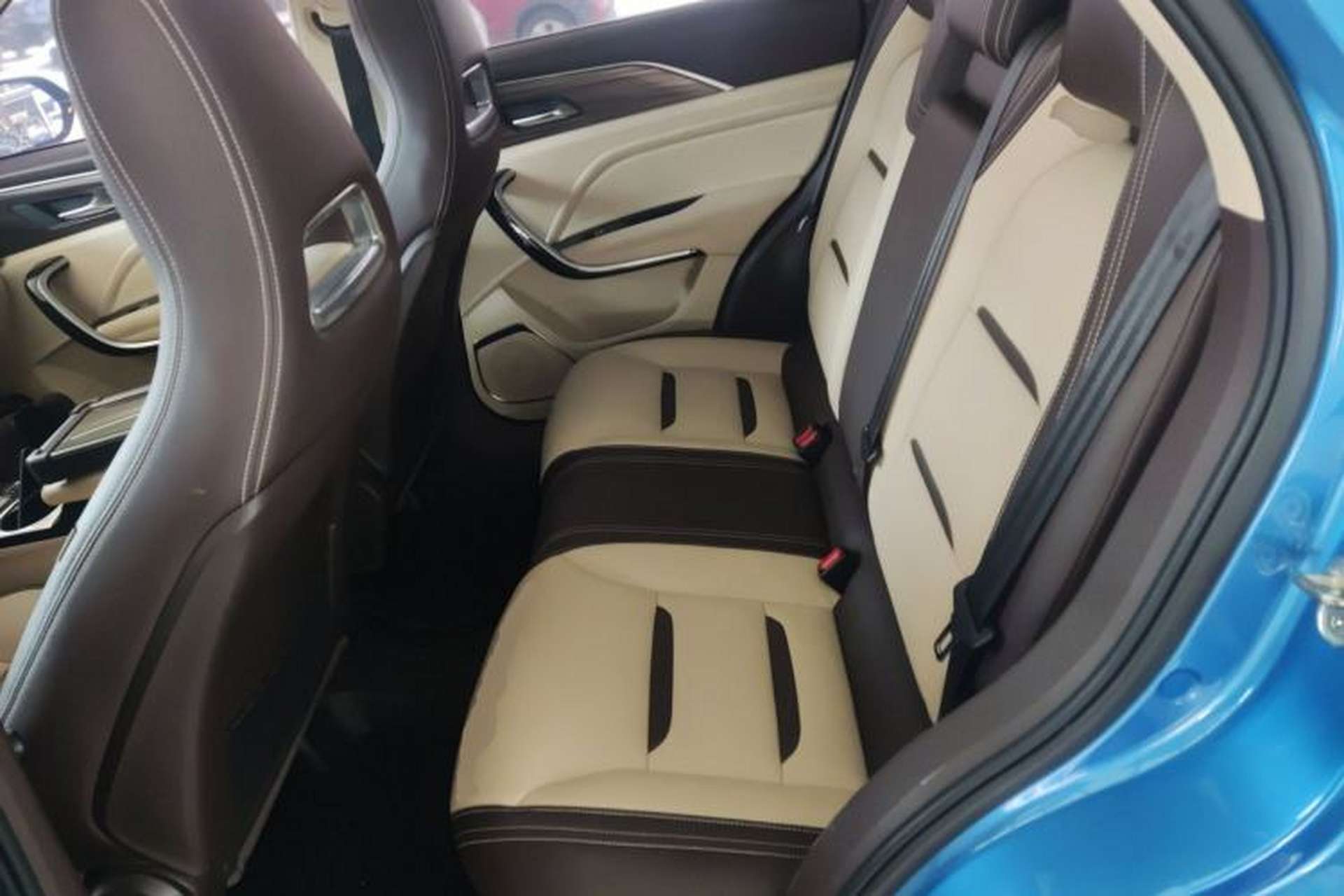 Used Bestune T77 2019 Facelift 230 TID Automatic Luxury Version China V Emission Standard Left Rear Seat