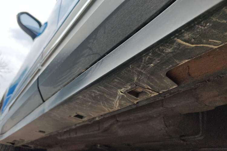 Used Bestune T77 2019 230 TID Automatic Luxury Version China VI Emission Standard Left Side Sill