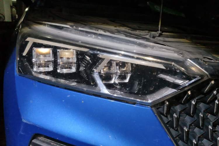 Used Bestune T77 2019 230 TID Automatic Luxury Version National V Right Front Headlight