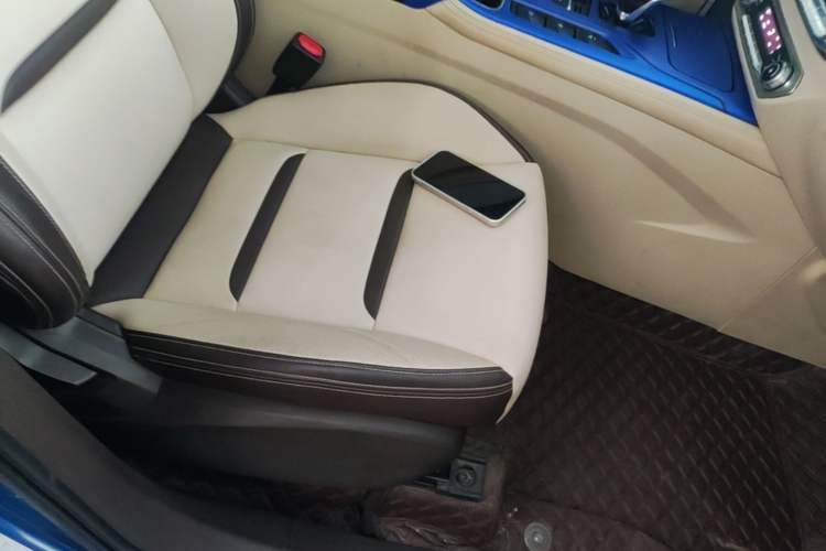 Used Bestune T77 2019 230 TID Automatic Prestige Version China V Right Front Seat