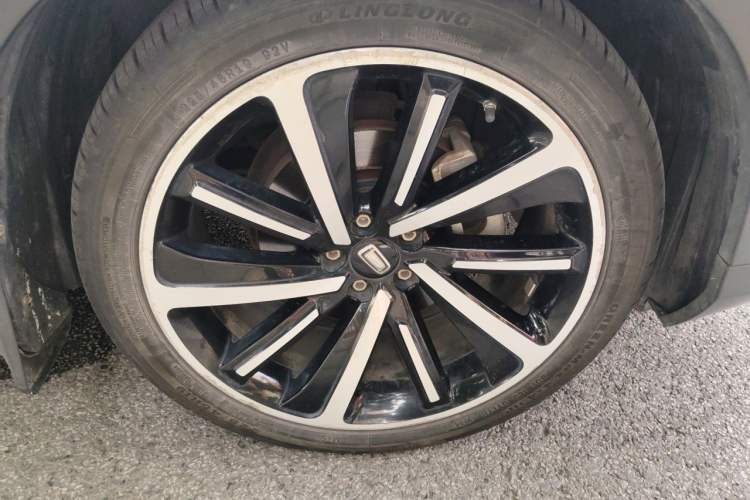 Used Bestune T77 2019 230 TID Automatic Luxury Version National V Right Front Wheel Hub