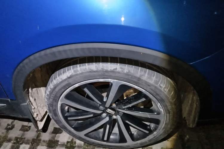 Used Bestune T77 2019 230 TID Automatic Luxury Version National V Right Front Wheel Hub