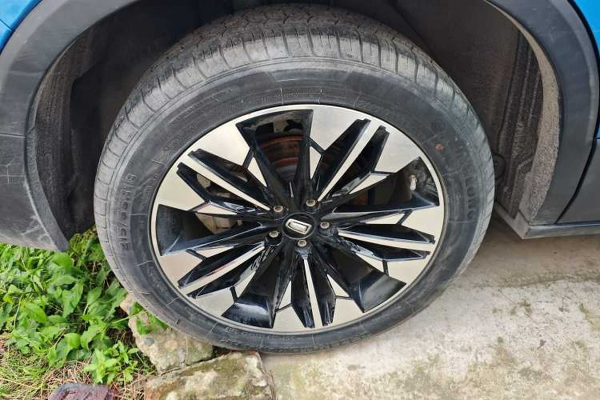 Used Bestune T77 2019 230 TID Automatic Luxury Version China VI Emission Standard Right Rear Wheel Hub