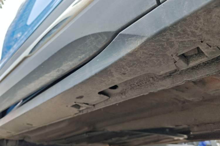 Used Bestune T77 2019 230 TID Automatic Luxury Version China VI Emission Standard Right Side Sill