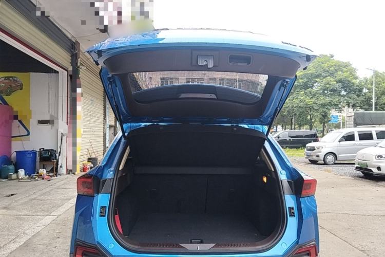 Used Bestune T77 2019 230 TID Automatic Prestige Version China VI Trunk