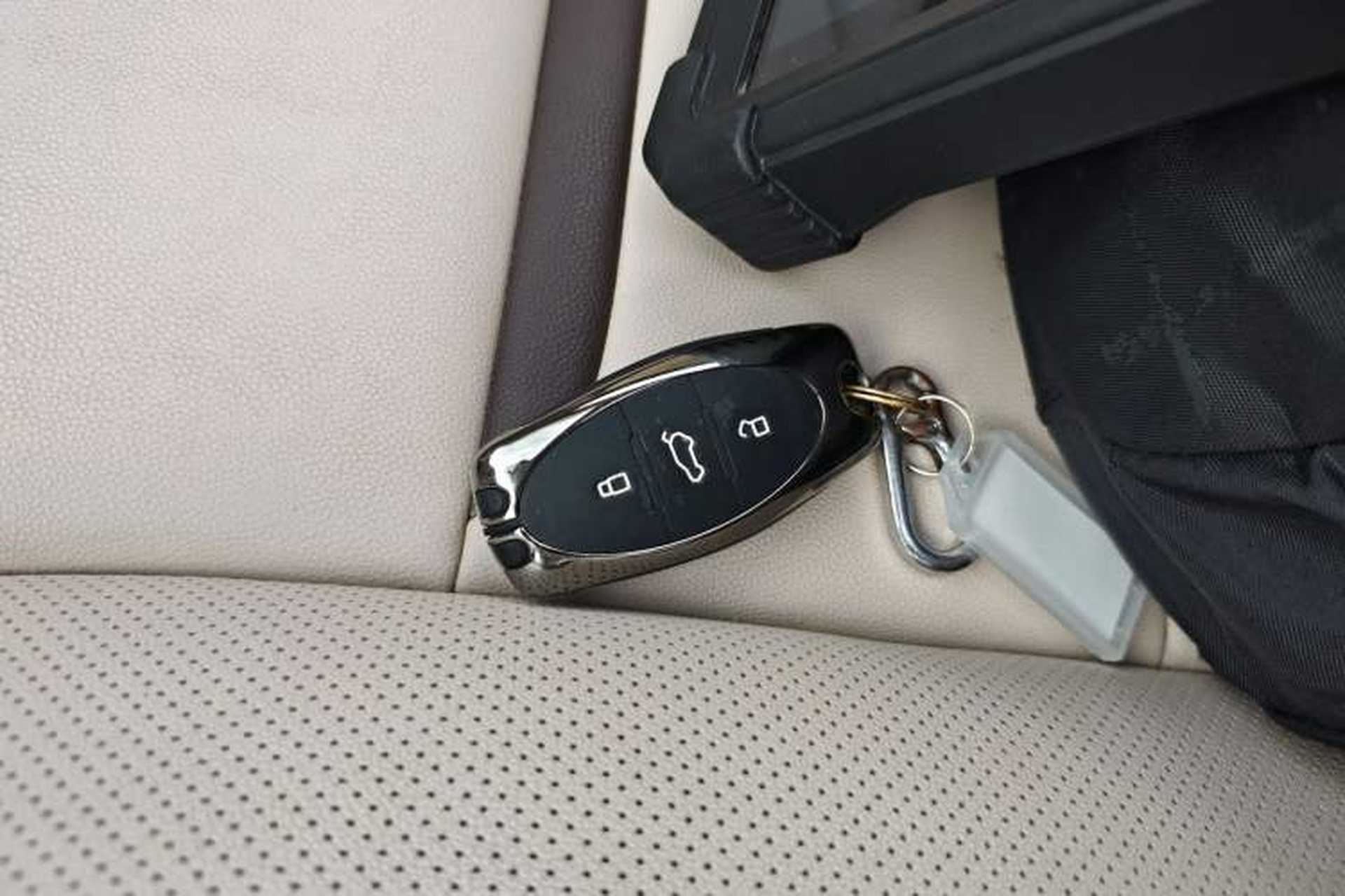 Used Bestune T77 2019 230 TID Automatic Luxury Version China VI Emission Standard Vehicle Key