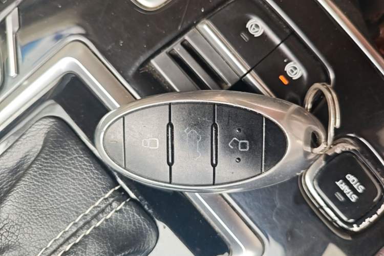 Used Bestune T77 2019 230 TID Automatic Luxury Version China VI Emission Standard Vehicle Key