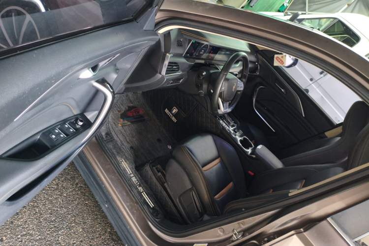 Used Bestune T77 2019 230 TID Automatic Luxury Version National V Interior 3