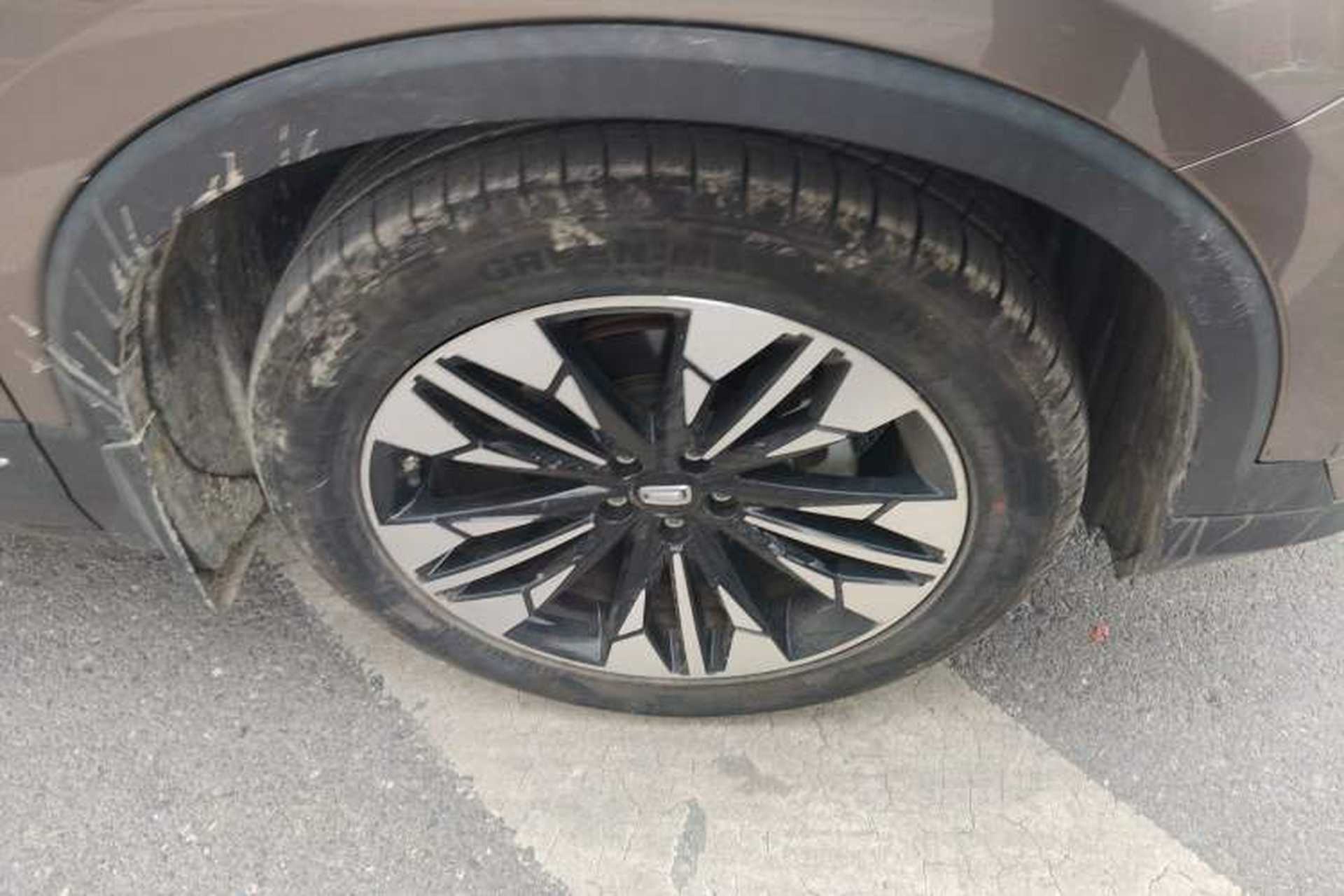 Used Bestune T77 2019 230 TID Automatic Luxury Version China VI Emission Standard Right Front Wheel Hub