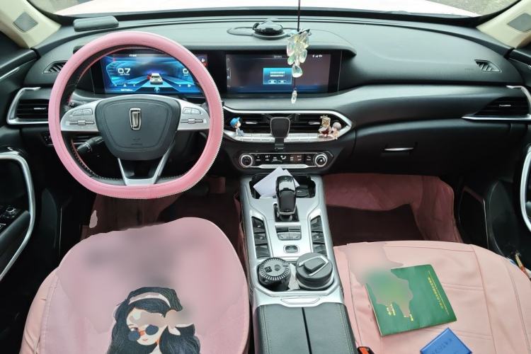 Used Bestune T77 2019 230 TID Automatic Prestige Version China V Emission Standard Center Console
