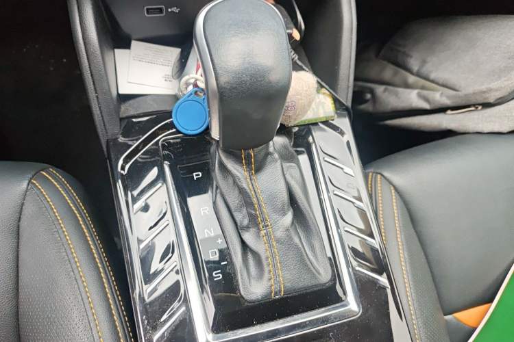 Used Bestune T77 2019 230 TID Automatic Luxury Version China VI Emission Standard Gear Lever