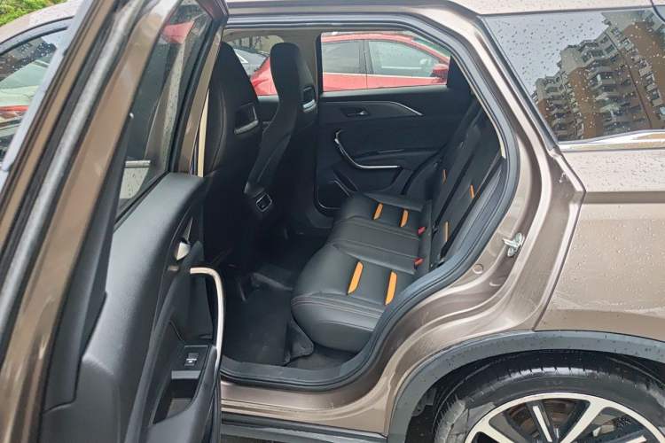 Used Bestune T77 2019 230 TID Automatic Luxury Version China VI Emission Standard Left Rear Seat