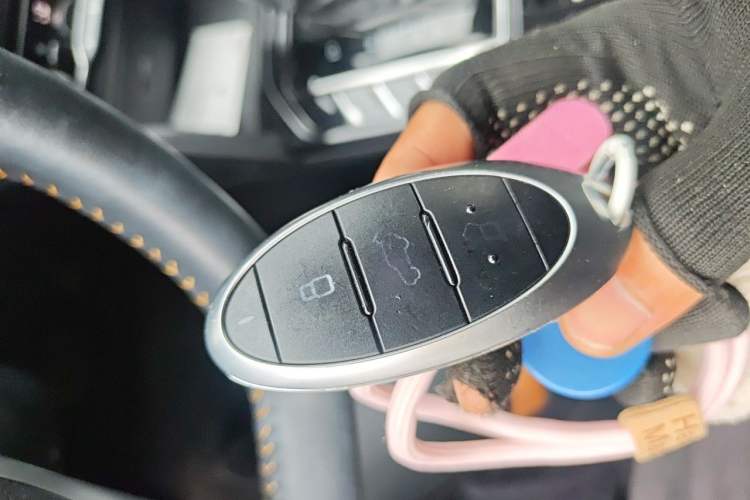 Used Bestune T77 2019 230 TID Automatic Luxury Version China VI Emission Standard Vehicle Key