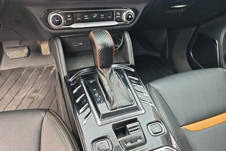 Used Bestune T77 2019 Facelift 230 TID Automatic Luxury Version China VI Emission Standard Gear Lever