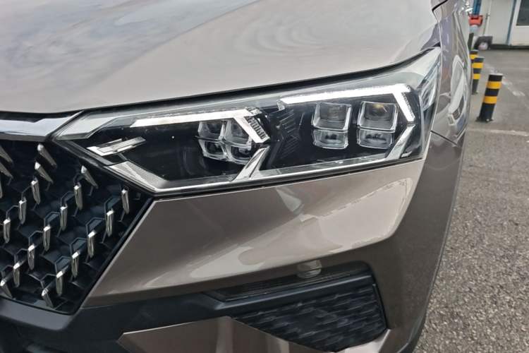 Used Bestune T77 2019 Facelift 230 TID Automatic Luxury Version China VI Emission Standard Left Front Headlight