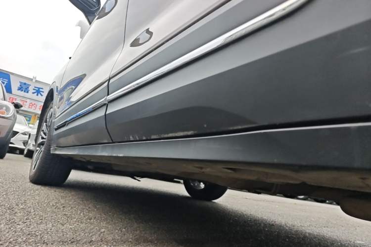 Used Bestune T77 2019 Facelift 230 TID Automatic Luxury Version China VI Emission Standard Left Side Sill