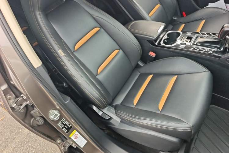 Used Bestune T77 2019 Facelift 230 TID Automatic Luxury Version China VI Emission Standard Right Front Seat