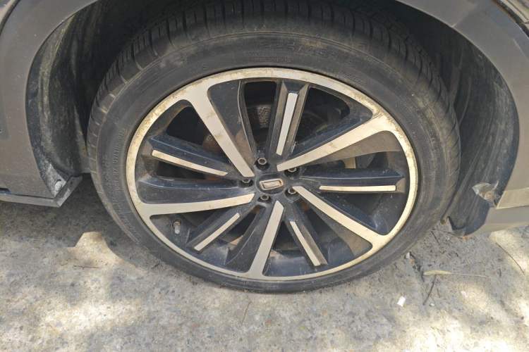 Used Bestune T77 2019 230 TID Automatic Prestige Version China V Right Front Wheel Hub