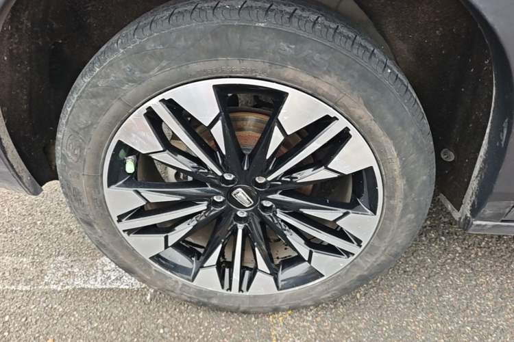 Used Bestune T77 2019 Facelift 230 TID Automatic Luxury Version China VI Emission Standard Right Rear Wheel Hub
