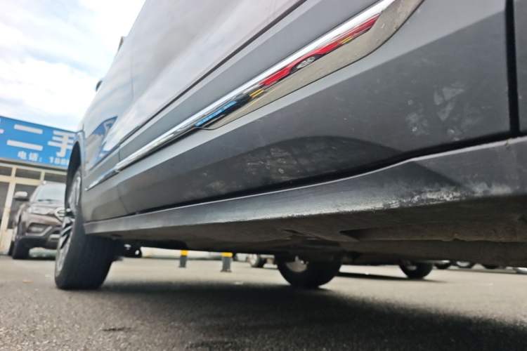 Used Bestune T77 2019 Facelift 230 TID Automatic Luxury Version China VI Emission Standard Right Side Sill