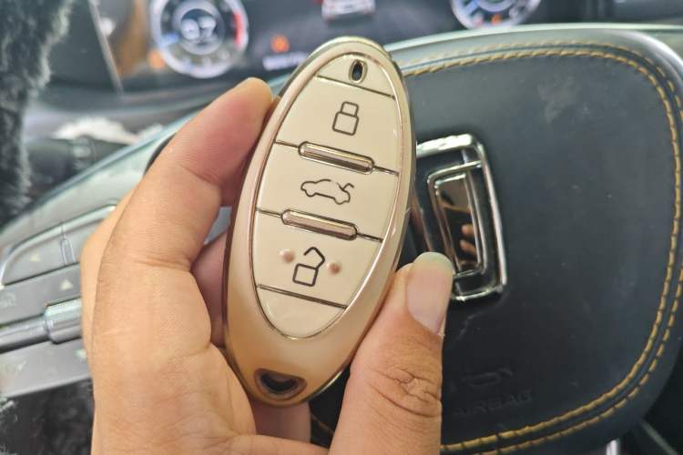 Used Bestune T77 2019 230 TID Automatic Prestige Version China V Vehicle Key