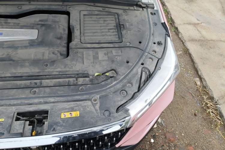 Used Bestune T77 2019 230 TID Automatic Prestige Version China V Emission Standard Engine Bay Left