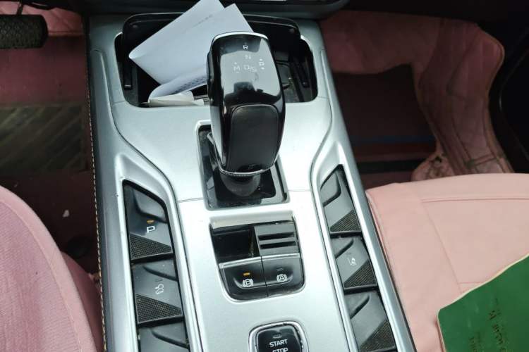 Used Bestune T77 2019 230 TID Automatic Prestige Version China V Emission Standard Gear Lever