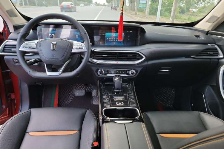 Used Bestune T77 2019 230 TID Automatic Prestige Version China V Emission Standard Center Console