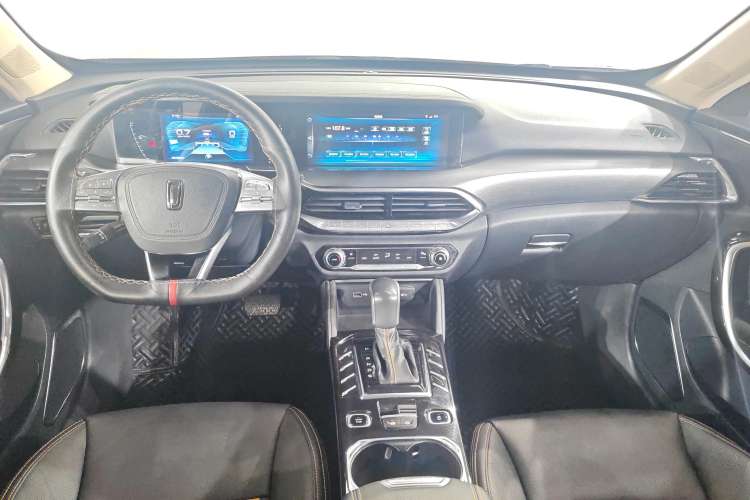 Used Bestune T77 2019 Facelift 230 TID Automatic Luxury Version China V Emission Standard Center Console