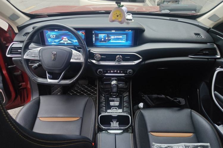 Used Bestune T77 2019 230 TID Automatic Prestige Version China V Emission Standard Center Console