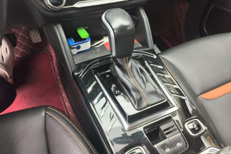 Used Bestune T77 2019 230 TID Automatic Luxury Version National V Gear Lever