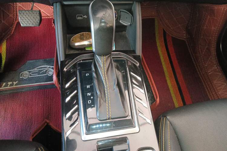 Used Bestune T77 2019 230 TID Automatic Luxury Version China VI Emission Standard Gear Lever