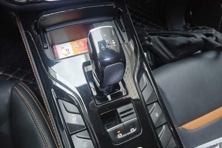 Used Bestune T77 2019 230 TID Automatic Prestige Version China V Emission Standard Gear Lever