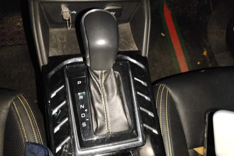 Used Bestune T77 2019 230 TID Automatic Luxury Version National V Gear Lever