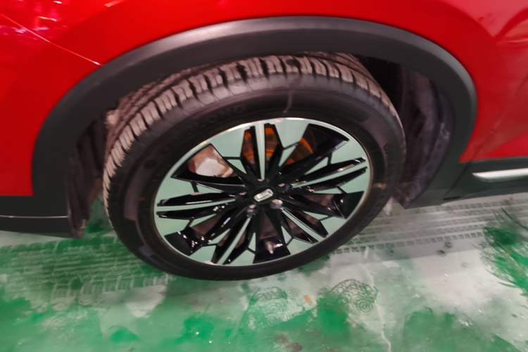 Used Bestune T77 2019 230 TID Automatic Luxury Version China VI Emission Standard Left Front Wheel Hub