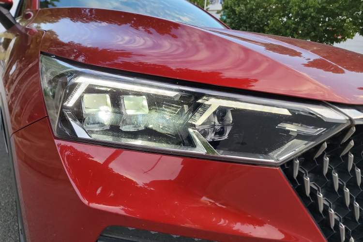 Used Bestune T77 2019 230 TID Automatic Prestige Version China V Emission Standard Right Front Headlight