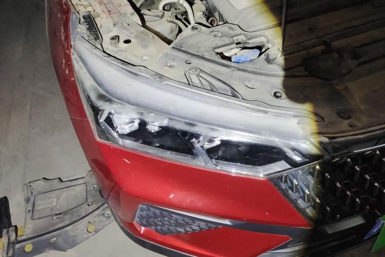 Used Bestune T77 2019 230 TID Automatic Luxury Version National V Right Front Headlight