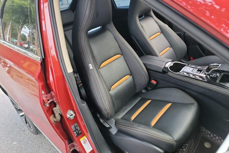 Used Bestune T77 2019 230 TID Automatic Prestige Version China V Emission Standard Right Front Seat