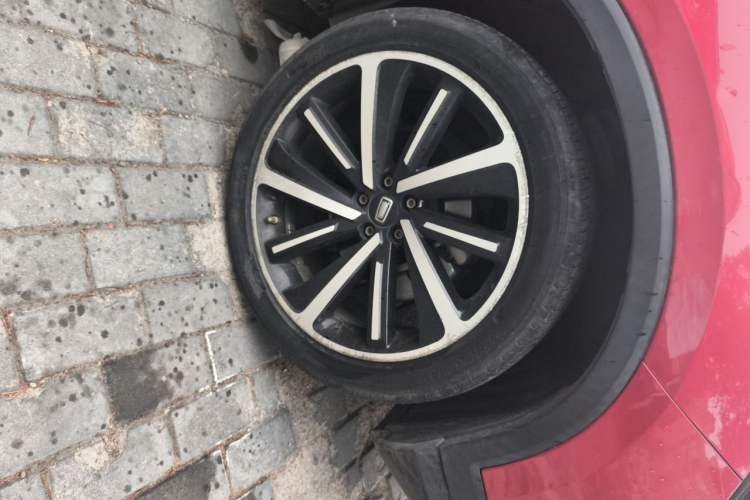 Used Bestune T77 2019 230 TID Automatic Luxury Version National V Right Front Wheel Hub