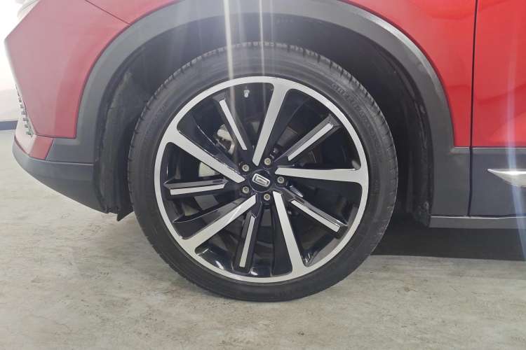 Used Bestune T77 2019 Facelift 230 TID Automatic Luxury Version China V Emission Standard Right Front Wheel Hub