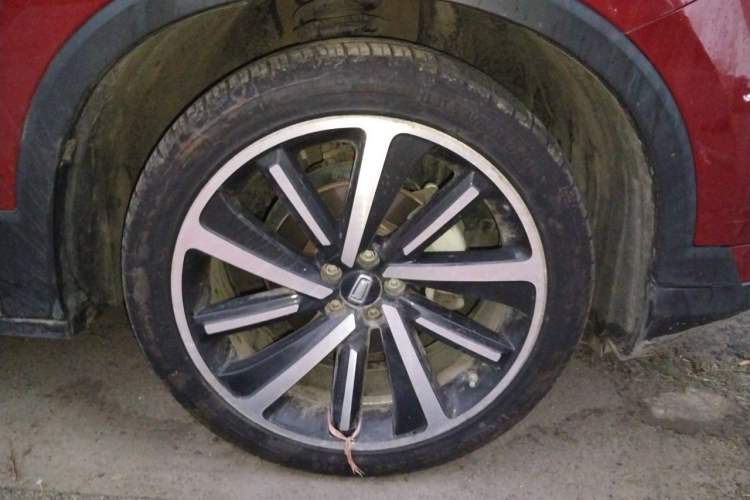 Used Bestune T77 2019 230 TID Automatic Prestige Version China V Right Front Wheel Hub