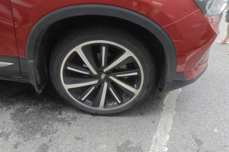 Used Bestune T77 2019 230 TID Automatic Prestige Version China V Emission Standard Right Front Wheel Hub