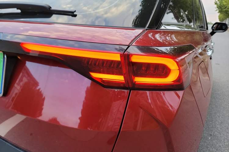 Used Bestune T77 2019 230 TID Automatic Prestige Version China V Emission Standard Right Rear Taillight