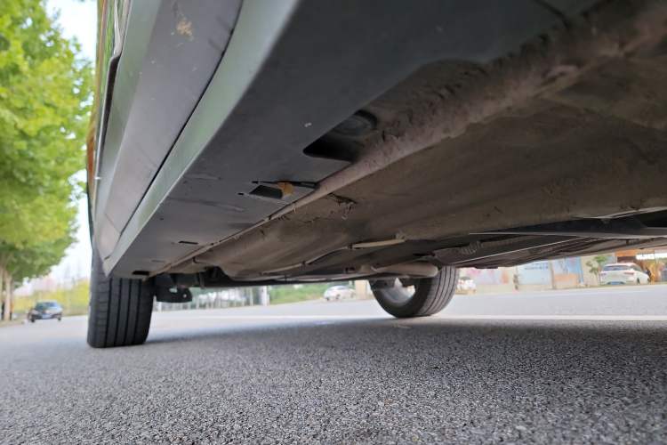 Used Bestune T77 2019 230 TID Automatic Prestige Version China V Emission Standard Right Side Sill