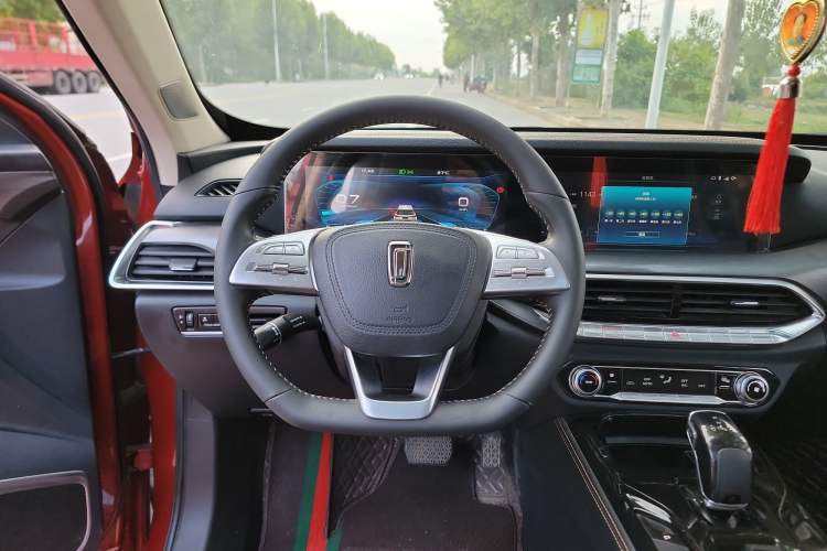 Used Bestune T77 2019 230 TID Automatic Prestige Version China V Emission Standard Steering Wheel