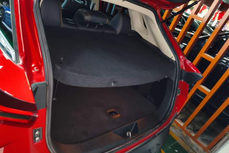 Used Bestune T77 2019 230 TID Automatic Luxury Version China VI Emission Standard Trunk
