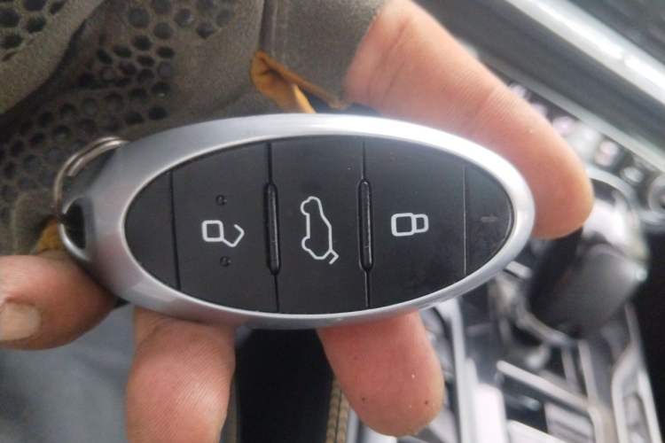 Used Bestune T77 2019 230 TID Automatic Prestige Version China V Vehicle Key