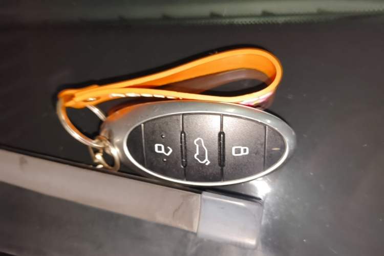 Used Bestune T77 2019 230 TID Automatic Luxury Version China VI Emission Standard Vehicle Key