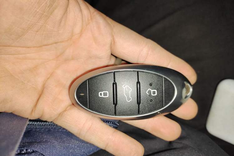 Used Bestune T77 2019 230 TID Automatic Luxury Version National V Vehicle Key