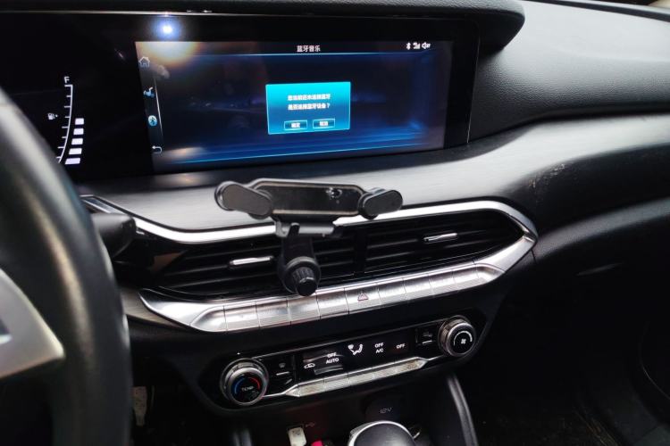 Used Bestune T77 2019 230 TID Automatic Luxury Version National V Audio And AC Panel